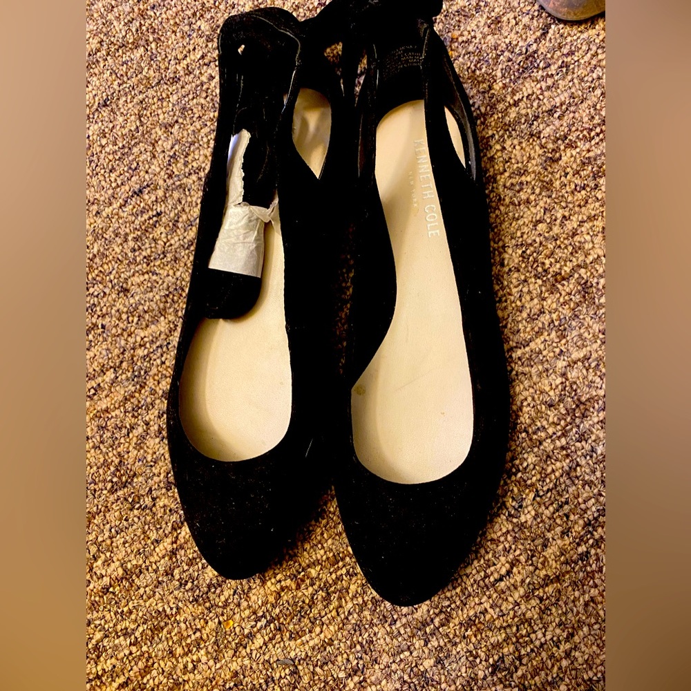 Kenneth Cole Gentle Soul ladies black nubuck leather NEW - Picture 1 of 2